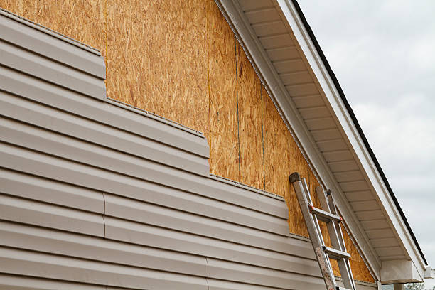 Professional Vinyl Siding technician working in Trevorton, PA